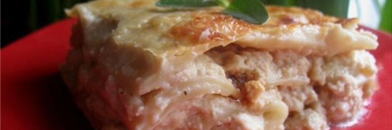 Лазанья с курицей и сливочным соусом