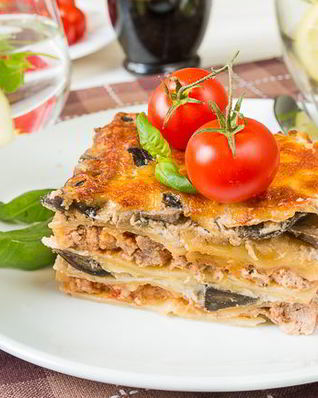 Лазанья с мясом и лесными грибами