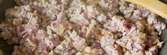 лазанья с мясом и лесными грибами