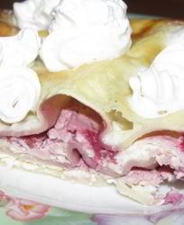 Лазанья с творогом и ягодами