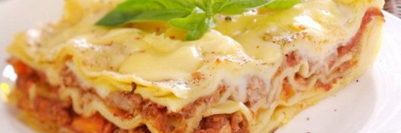 Мясная лазанья под белым соусом