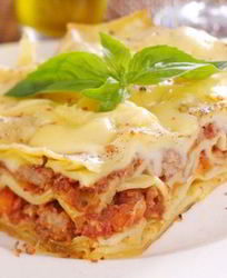 Мясная лазанья под белым соусом