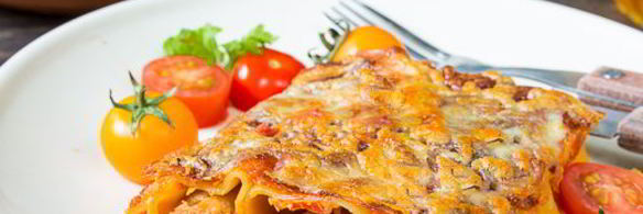 каннеллони с мясной начинкой в сливках