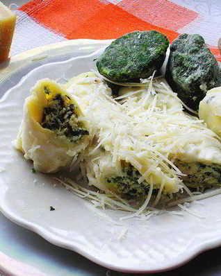 Каннелони с курицей и шпинатом