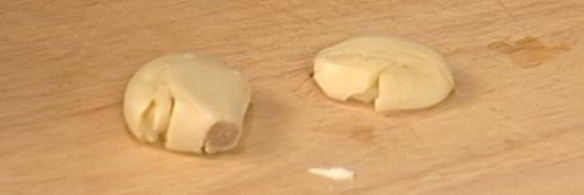 макароны с помидорами, базиликом и пармезаном