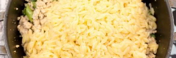 паста орзо с фаршем и стручковой фасолью