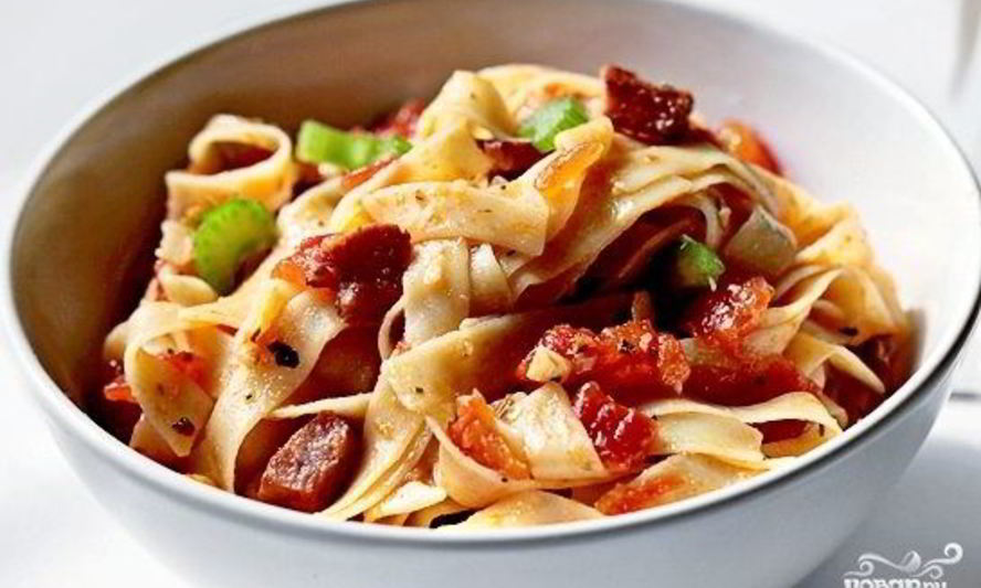 Рецепт пасты с беконом и томатным соусом