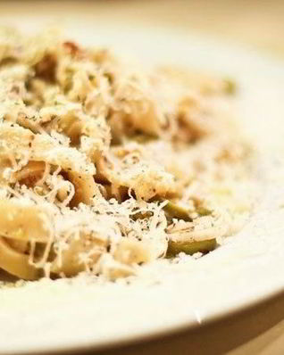 Паста с фисташками и оливками