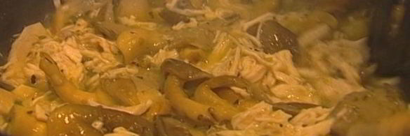 паста с грибами, цыпленком и сливочным соусом