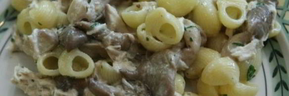 паста с грибами, цыпленком и сливочным соусом