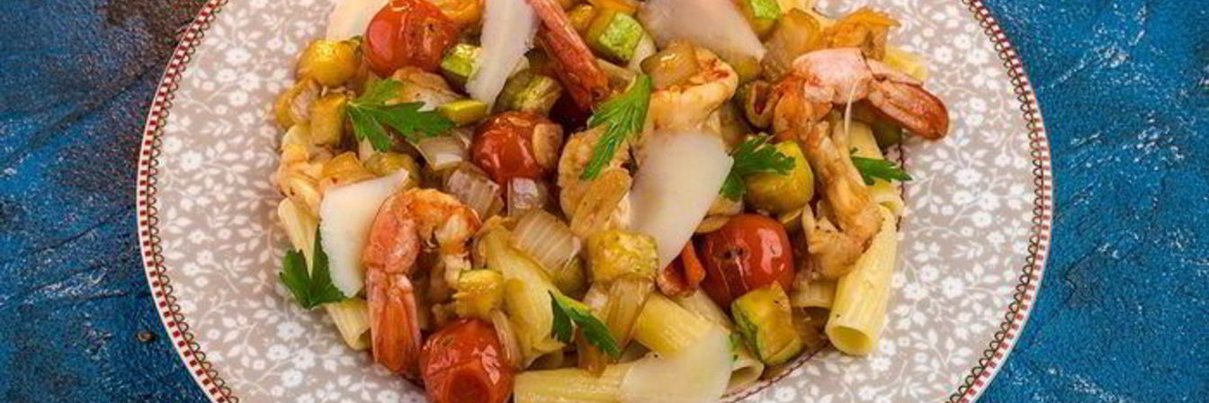 Паста с креветками и кабачками
