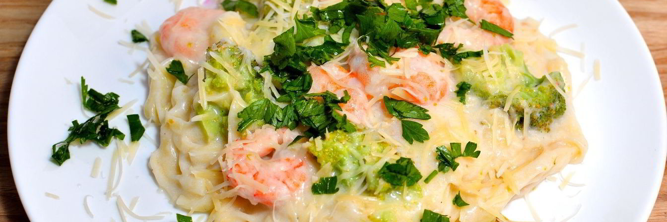 Паста с креветками и соусом Альфредо