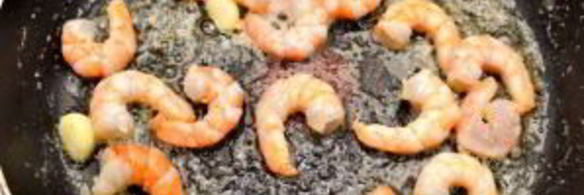 паста с креветками и соусом альфредо