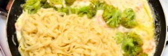 паста с креветками и соусом альфредо