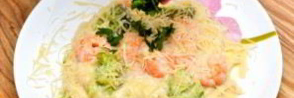 паста с креветками и соусом альфредо