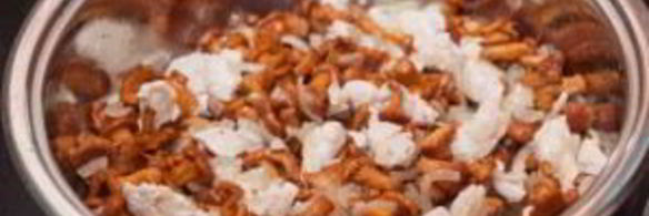 паста с лисичками и курицей