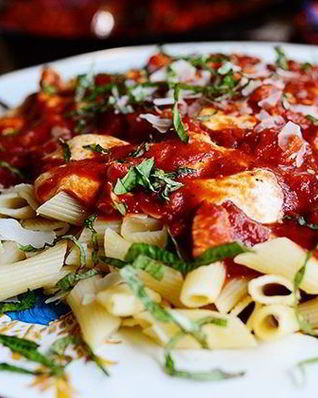 Паста с моцареллой и курицей