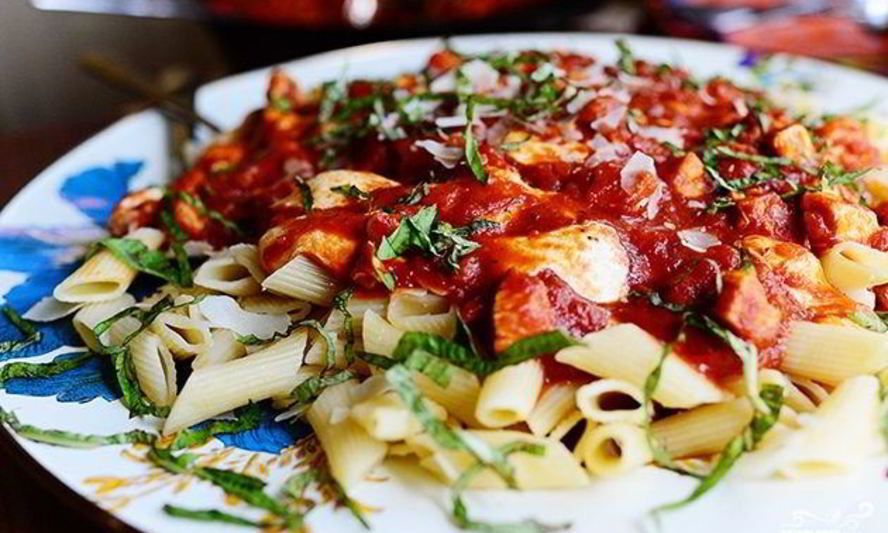 Рецепт пасты с моцареллой и курицей