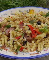 Паста с салями и артишоками