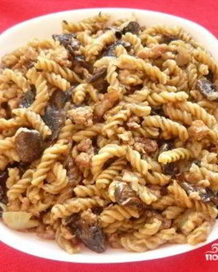Паста с вешенками и курицей