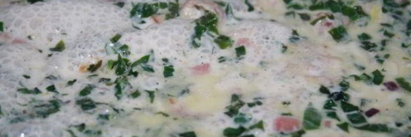 сицилийская паста с цветной капустой, беконом и шпинатом