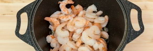 спагетти с креветками и чесноком