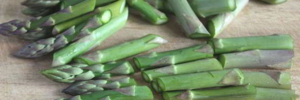 спагетти с креветками и спаржей