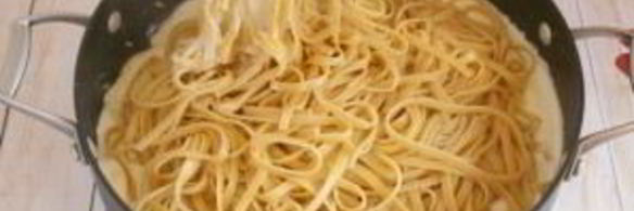 спагетти с курицей в сливочном соусе