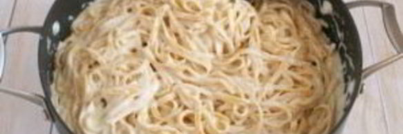 спагетти с курицей в сливочном соусе