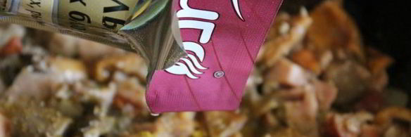 спагетти с лесными грибами и мясными копченостями в сырном соусе