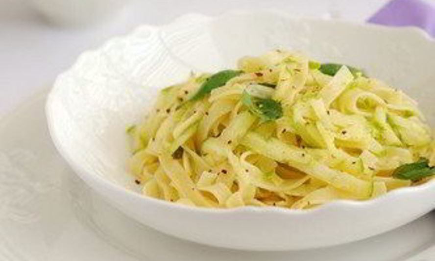 Рецепт спагетти с молодым картофелем и цукини