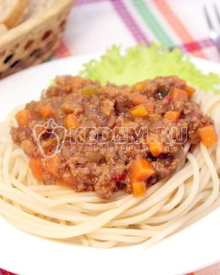 Спагетти с мясной подливой