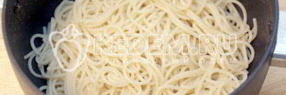 спагетти с мясной подливой