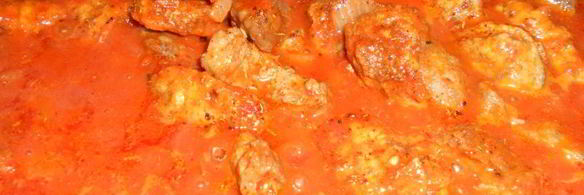 спагетти с печенью и томатным соусом