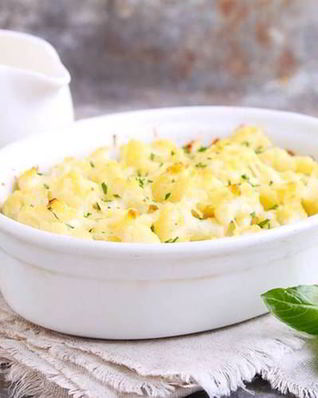 Спагетти с помидорами с моцареллой