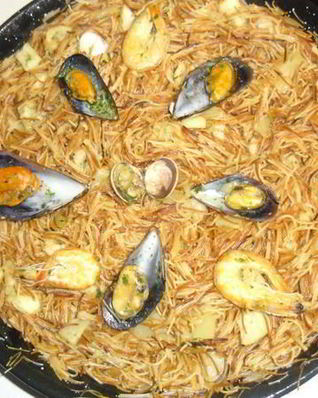 Жареные макароны с морепродуктами