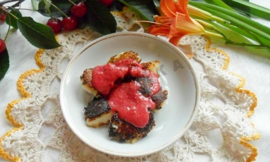 Рецепт манных клецек с вишневым соусом