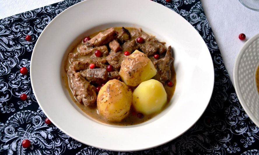 Рецепт бефстроганова с брусникой