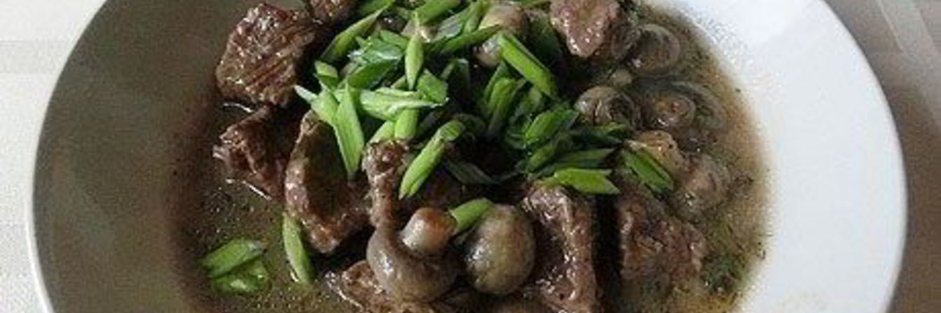 Говядина с грибами и сыром