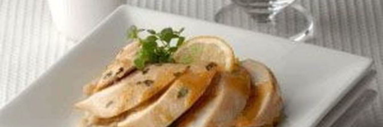 Куриная грудка с белой фасолью и соусом велюте