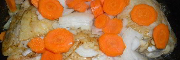 куриные бедрышки тушеные в сметане