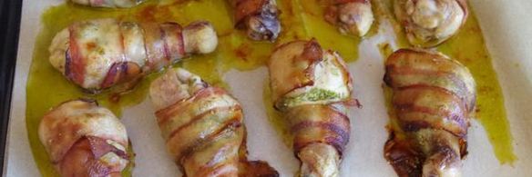 куриные голени в беконе под клюквенным соусом