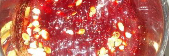 куриные голени в беконе под клюквенным соусом