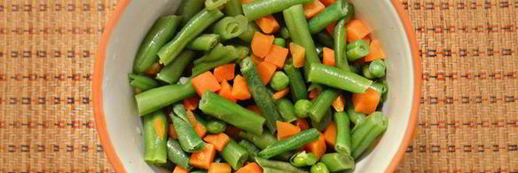 куриные голени, запеченные с рисом и овощами