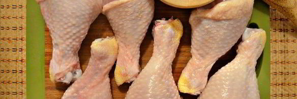 куриные голени, запеченные с рисом и овощами