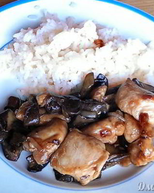 Куриные грудки в соевом соусе с грибами