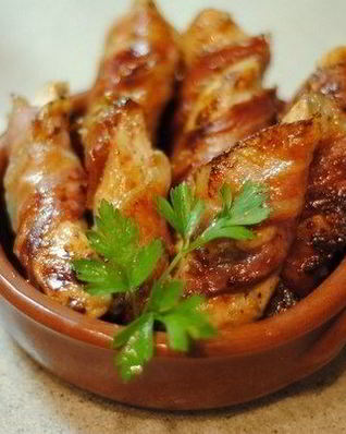 Куриные палочки в беконе