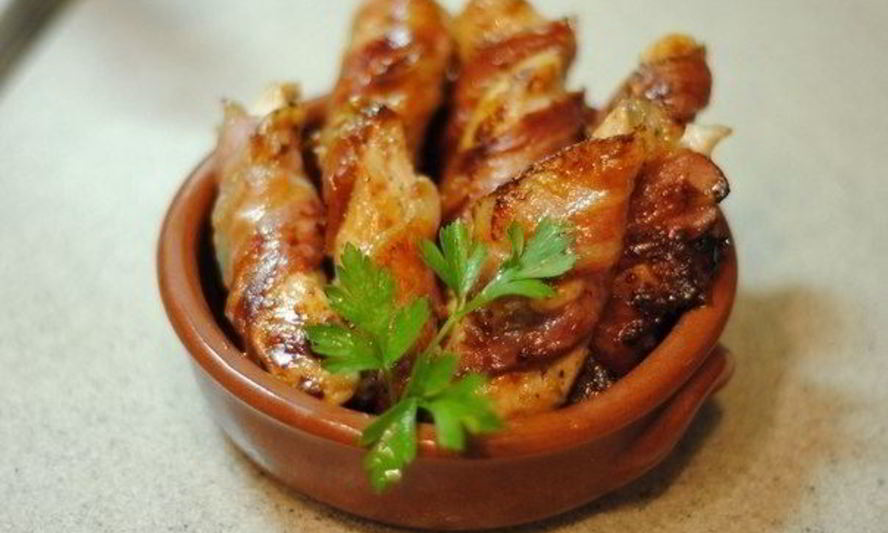 Рецепт куриных палочек в беконе