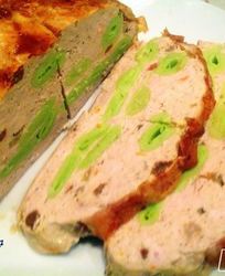 Курица, фаршированная блинами с изюмом