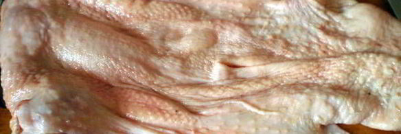 курица, фаршированная блинами с изюмом